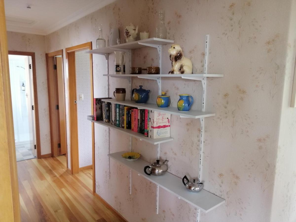 Super Central Cosy Greytown House With Garage Экстерьер фото