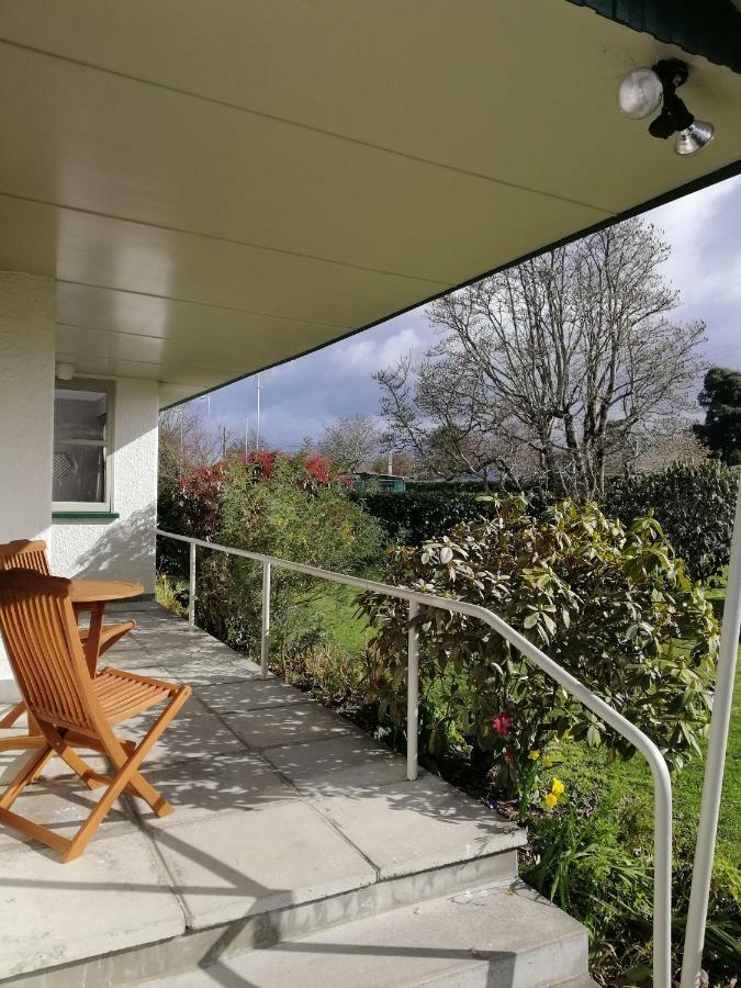 Super Central Cosy Greytown House With Garage Экстерьер фото