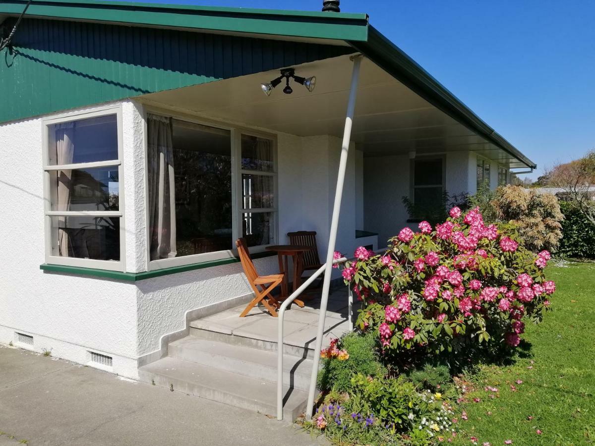 Super Central Cosy Greytown House With Garage Экстерьер фото